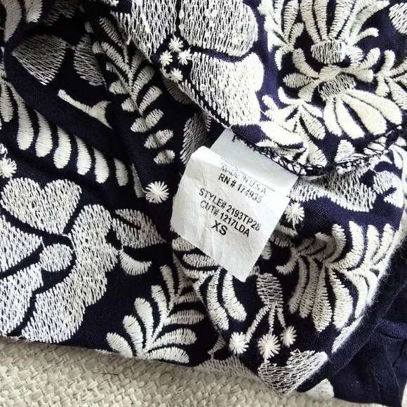 Allison Joy Evereve Floral Embroidered Off the Shoulder blouse top XS - Picture 5 of 5